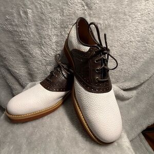 Colter Creek By HS Oxford Brown & White